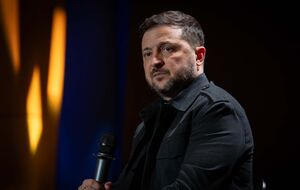 Зеленский подписал законы о продлении мобилизации и военного положения в Украине