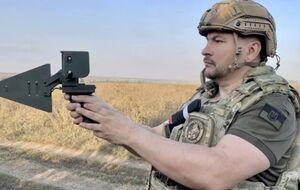 "Противнику будет больно". В Украине испытали новые типы FPV-дронов