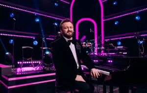 "Іноді я слухаю свої пісні й дивуюся". Dzidzio – про перше кохання, хіти Ротару й розваги під час війни