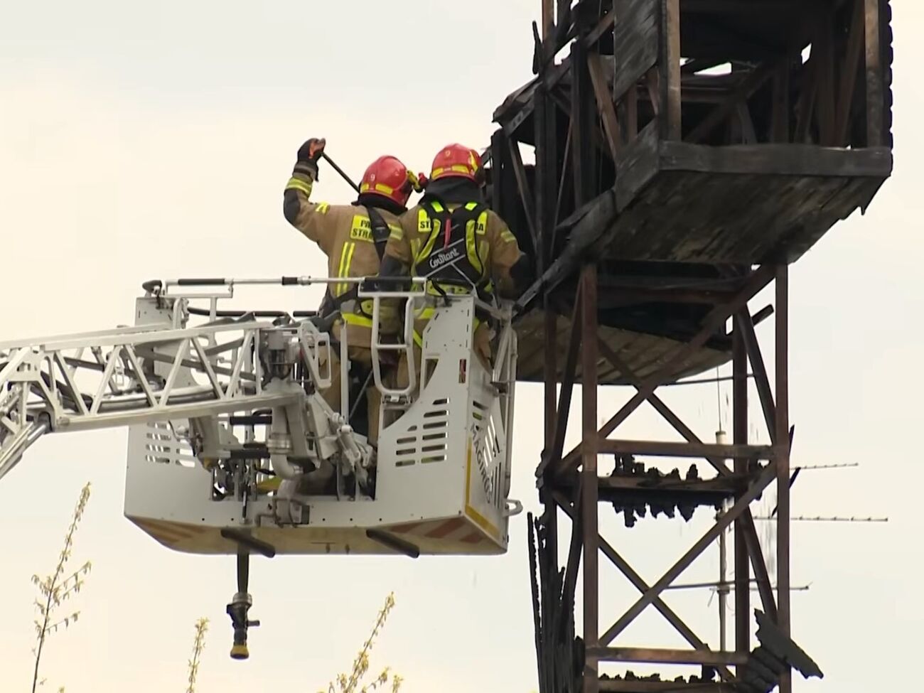 Ідеться про хрест, перед яким папа римський Іван Павло ІІ 2 червня 1979 року відслужив свою першу месу в Польщі