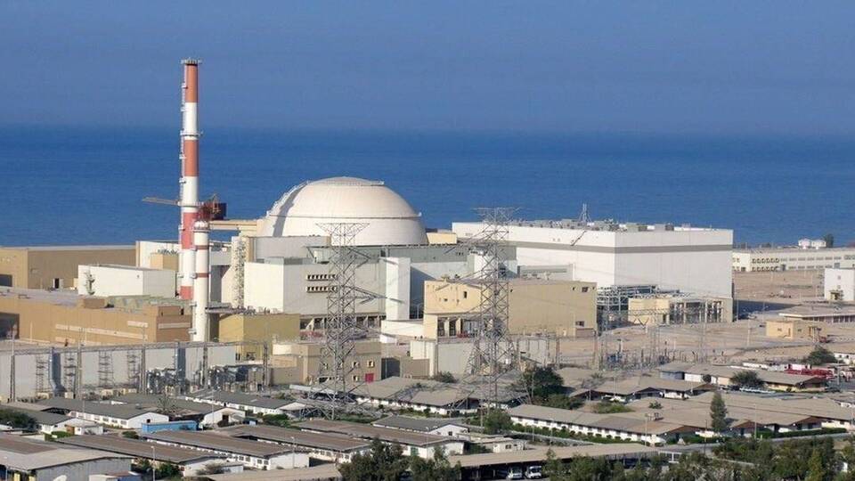 Уранці 4 квітня снаряд упав біля АЕС "Бушер" в Ірані