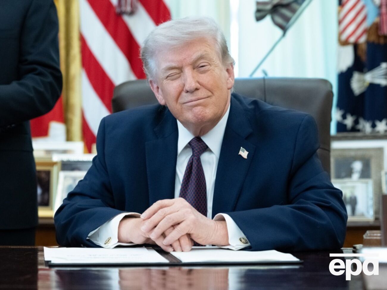 Трамп дав час Ірану на те, щоб розблокувати Ормузьку протоку або укласти угоду