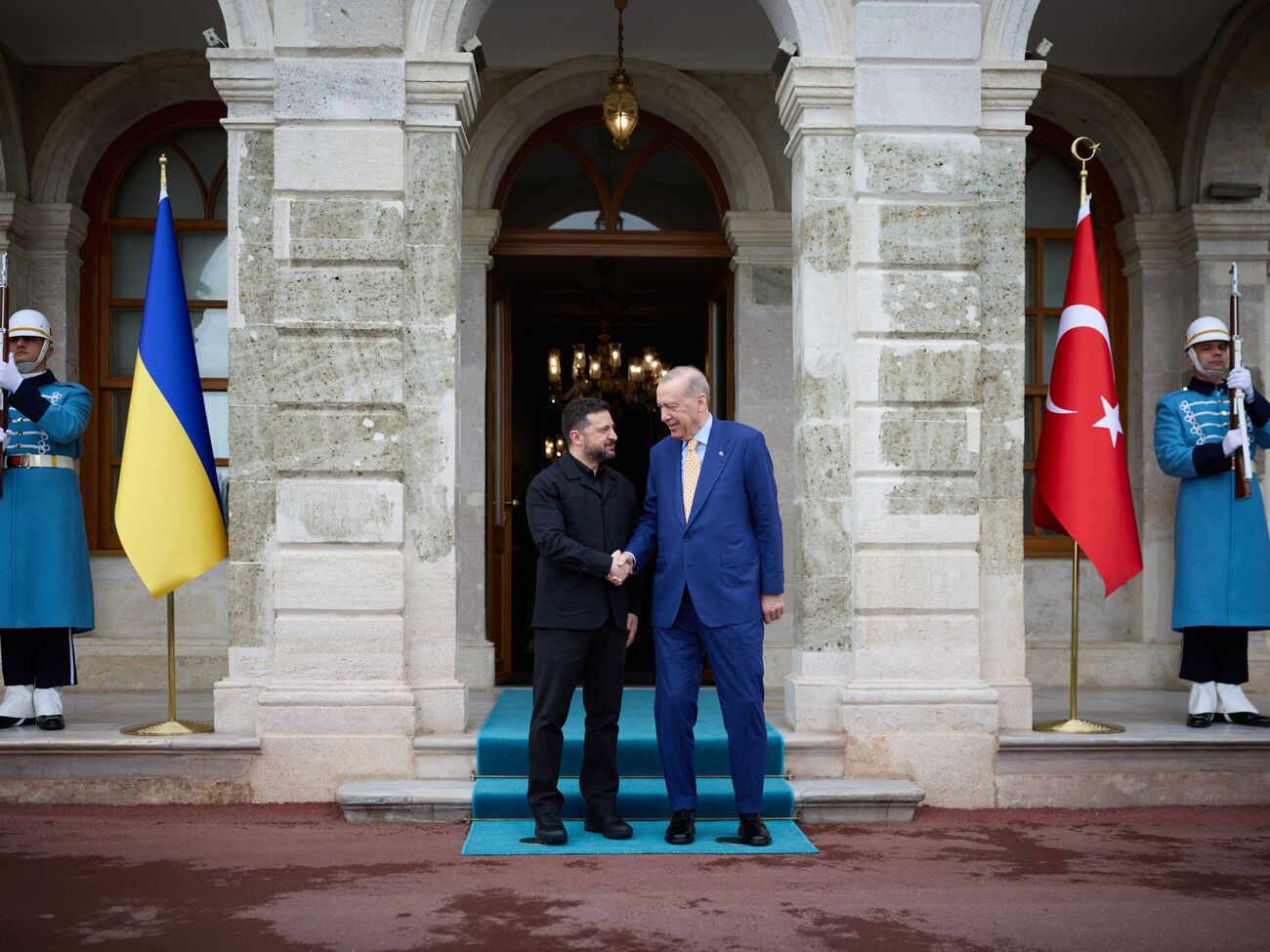 Зеленский встретился с президентом Турции Эрдоганом в Стамбуле
