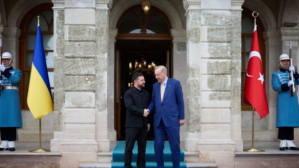 Зеленский встретился с президентом Турции Эрдоганом в Стамбуле