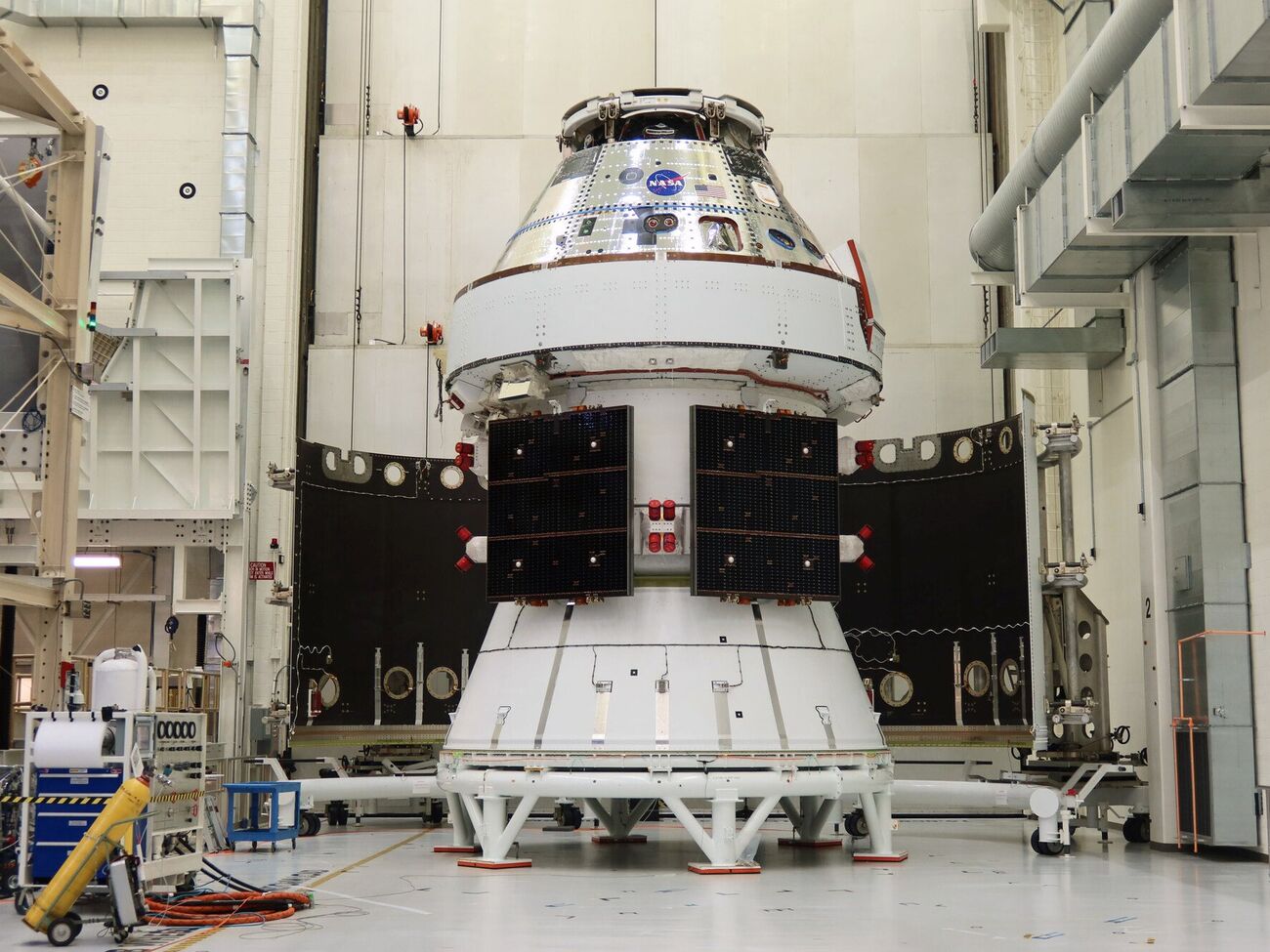 За три дня полета это уже вторая поломка