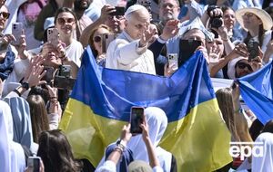 Папа Римский во время послания призвал мир к миру