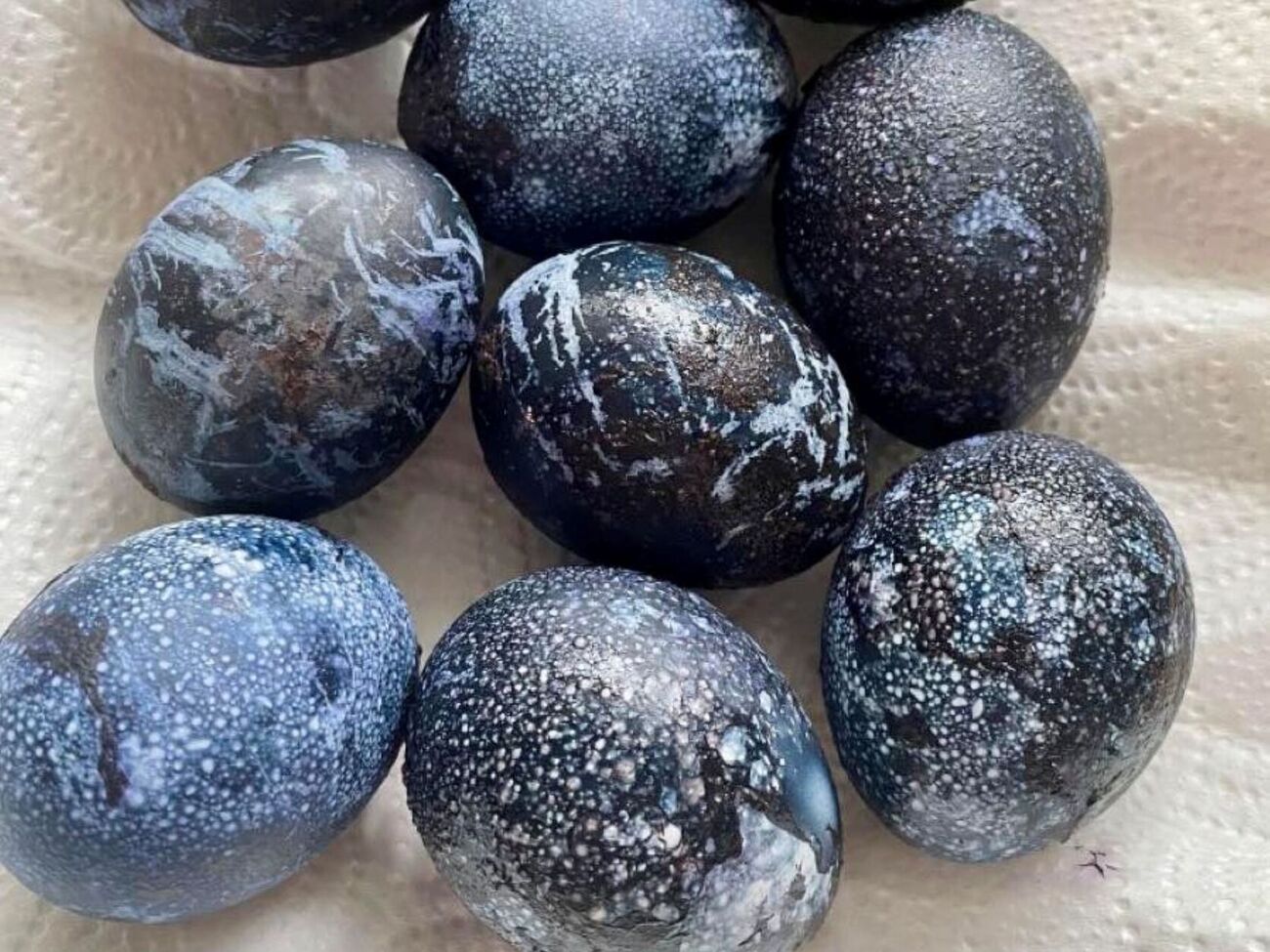 Натріть яйце олією для блиску