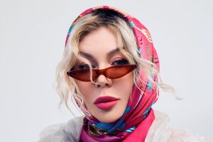 Білик народилася 1970 року в Києві