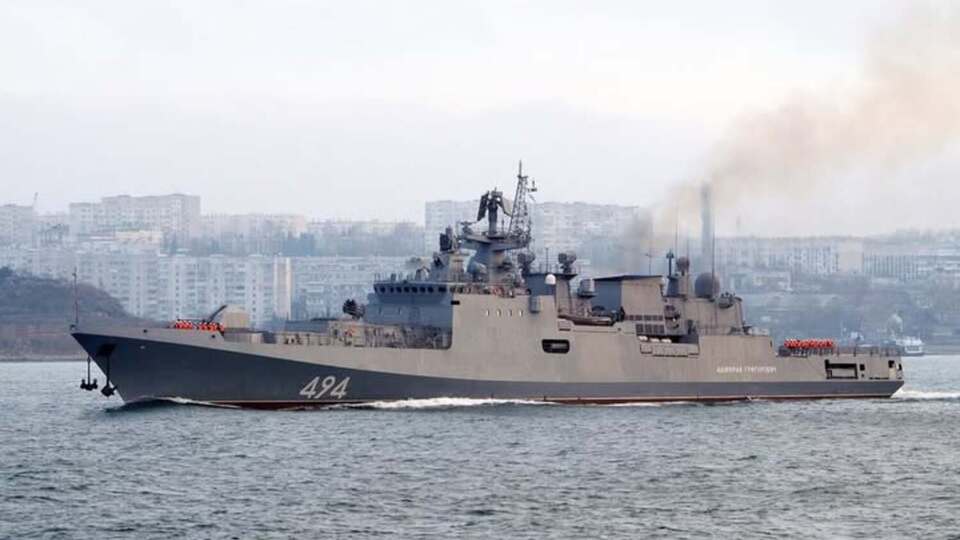 Несмотря на попытки сил российской ПВО отразить атаку, дроны достигли цели и поразили носитель "Калибров"