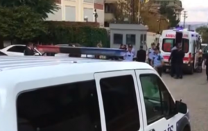 За даними ЗМІ, поранено двох поліцейських