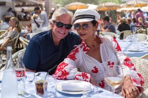 Муж Зеты-Джонс в 2024 году приезжал в Украину