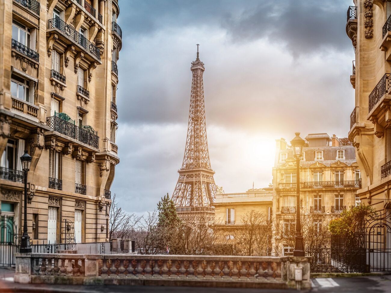 После визита в Париж у Новикова появились новые подписки в YouTube