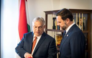 Вэнс на брифинге с Орбаном обвинил представителей "украинской системы" в якобы участии в кампаниях вместе с демократами накануне президентских выборов в США в 2024 году