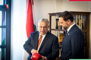 Вэнс на брифинге с Орбаном обвинил представителей "украинской системы" в якобы участии в кампаниях вместе с демократами накануне президентских выборов в США в 2024 году