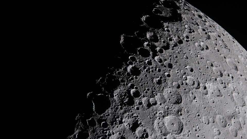 Космическая миссия Artemis II завершила исторический семичасовой облет Луны