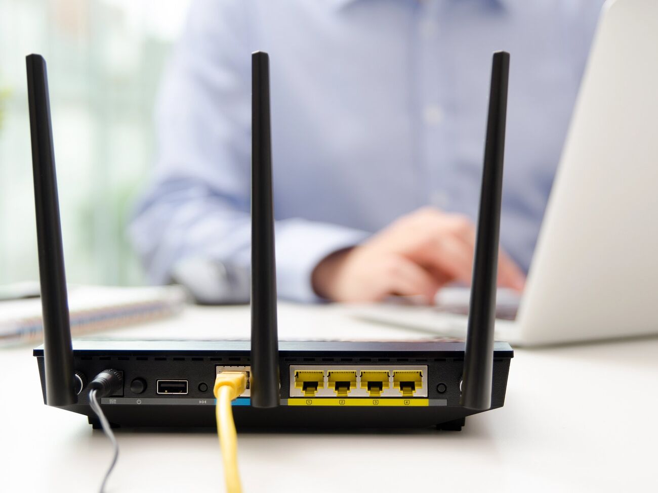 Унаслідок операції СБУ і міжнародних партнерів в Україні заблоковано понад 100 серверів, а також виведено з-під контролю РФ сотні маршрутизаторів