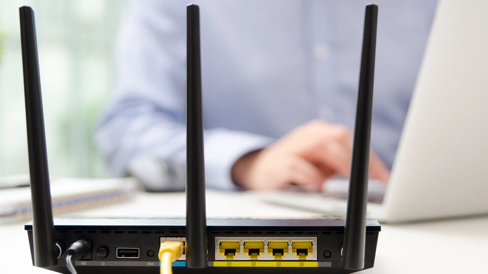 В результате операции СБУ и международных партнеров в Украине заблокировано более 100 серверов, а также выведены из-под контроля РФ сотни маршрутизаторов