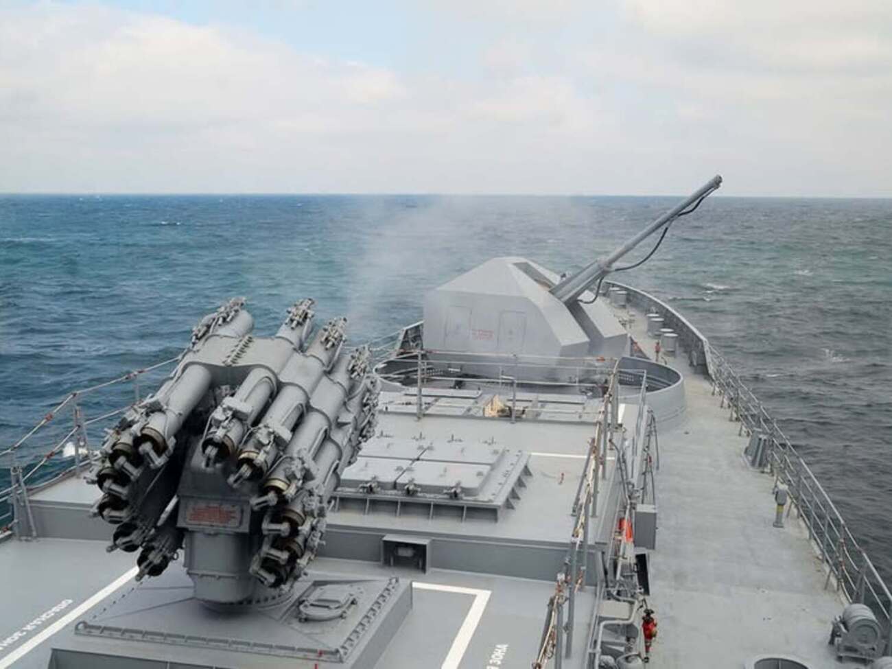 Осинтеры подтвердили, что идентификацию "Адмирал Эссен", в частности, подтверждает характерный белый цвет радаров, присущий именно этому кораблю