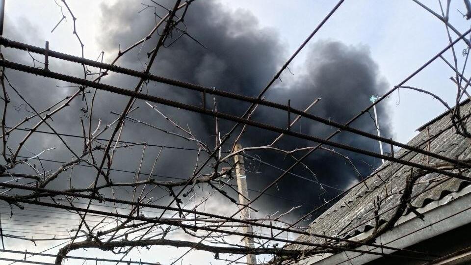 На нефтетерминале в Феодосии пожар после атаки БПЛА