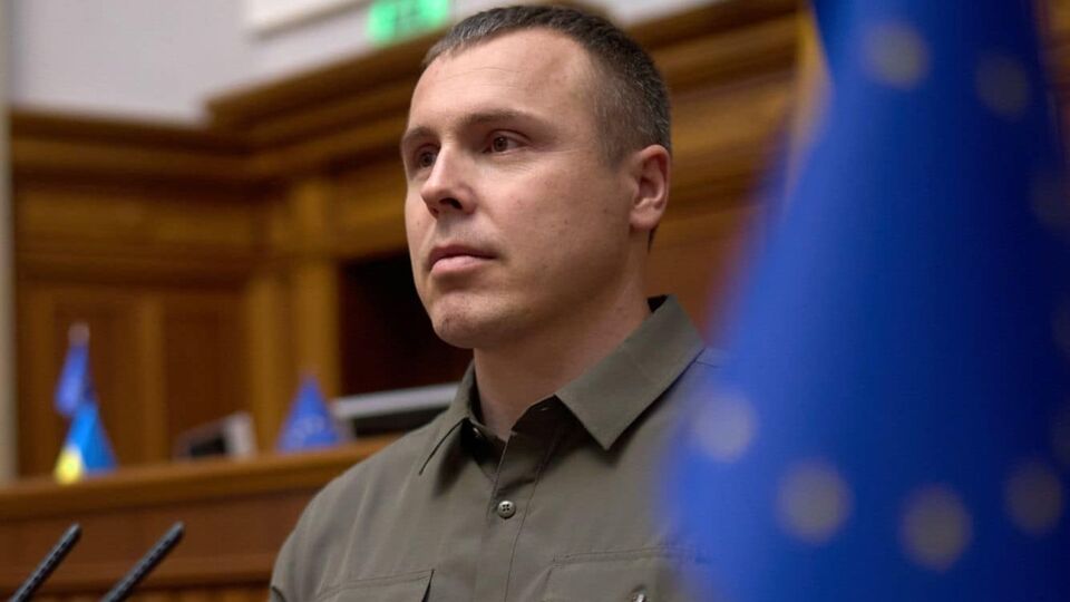 Костенко: Політичне керівництво й військові часто мають різне бачення рішень