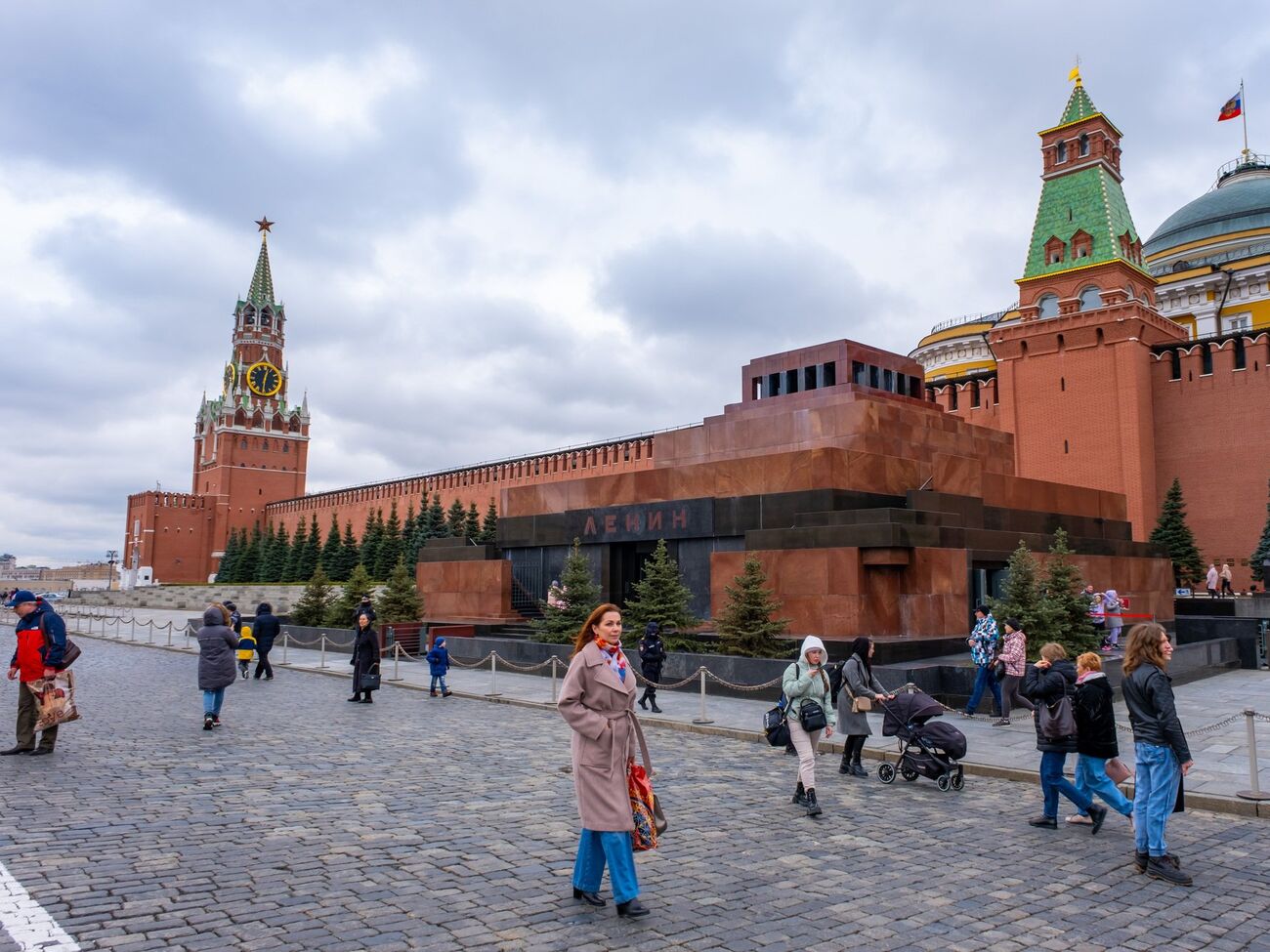 Москвичу не сподобалося, що на його фото були інші люди