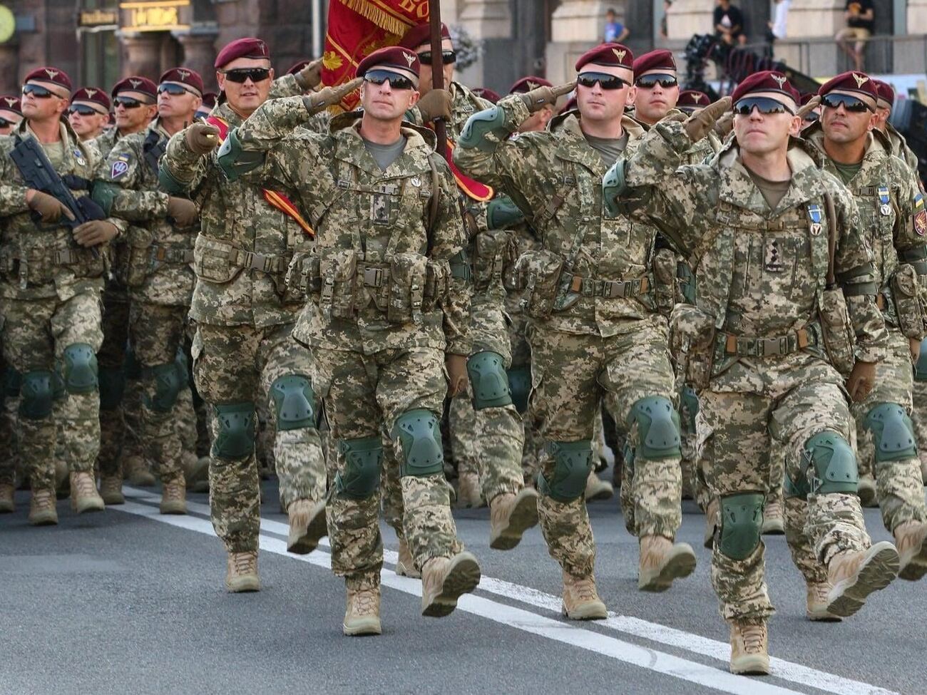 Active Group: Украинцы поддерживают баланс между сильной системой подчинения в армии и автономией подразделений