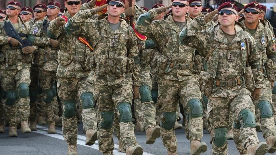Active Group: Украинцы поддерживают баланс между сильной системой подчинения в армии и автономией подразделений