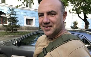 Люди йдуть у приватні клініки, а потім: є в базі захворювання? Нема? Придатний