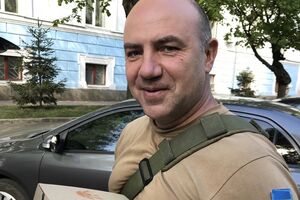 Люди йдуть у приватні клініки, а потім: є в базі захворювання? Нема? Придатний