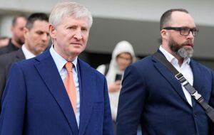 Ахметов: Мірча сказав: "Президенте, ви так переживаєте, що колись помрете просто під час матчу. Тому після гри потрібно обов'язково випити зі мною білого вина"