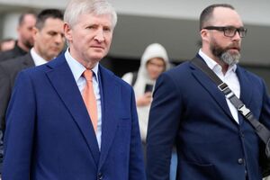 Ахметов: Мирча сказал: "Президент, вы так переживаете, что когда-нибудь умрете прямо во время матча. Поэтому после игры нужно обязательно выпить со мной белое вино"