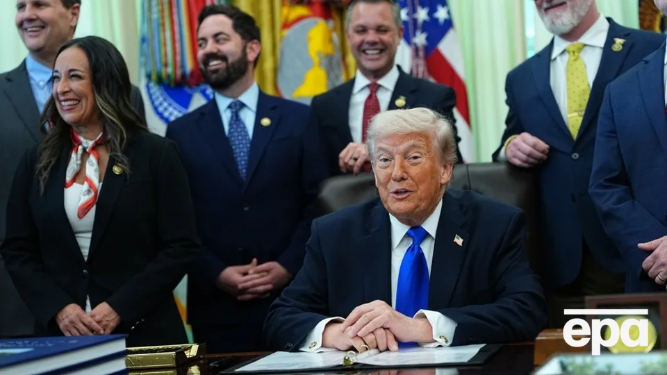 Трамп отменит пошлины на шотландский виски в честь визита британского монарха