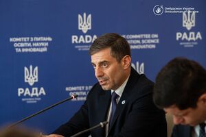 "Впервые видел такую дерзость". Омбудсмен раскритиковал правительство за затягивание оказания помощи жертвам насилия