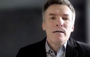 Украина держит "факел, который выронила Америка"
