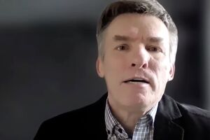 Украина держит "факел, который выронила Америка"