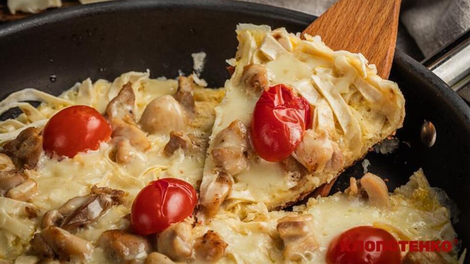Всего 10 минут – и готово. Самый простой рецепт вкусной пиццы без теста и замешивания