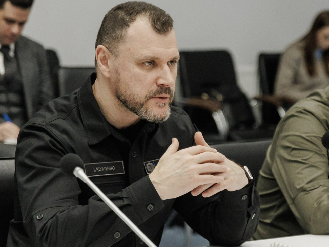 Закон про обіг зброї для цивільних в Україні потрібен – Клименко після експертних консультацій