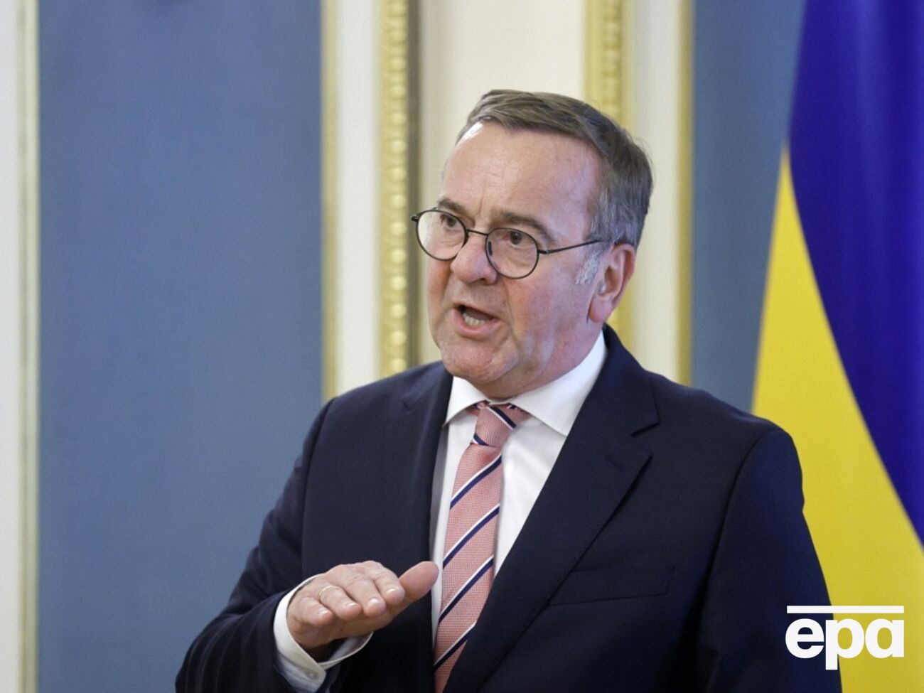 "Стратегічні партнери". У Київ приїхав міністр оборони ФРН