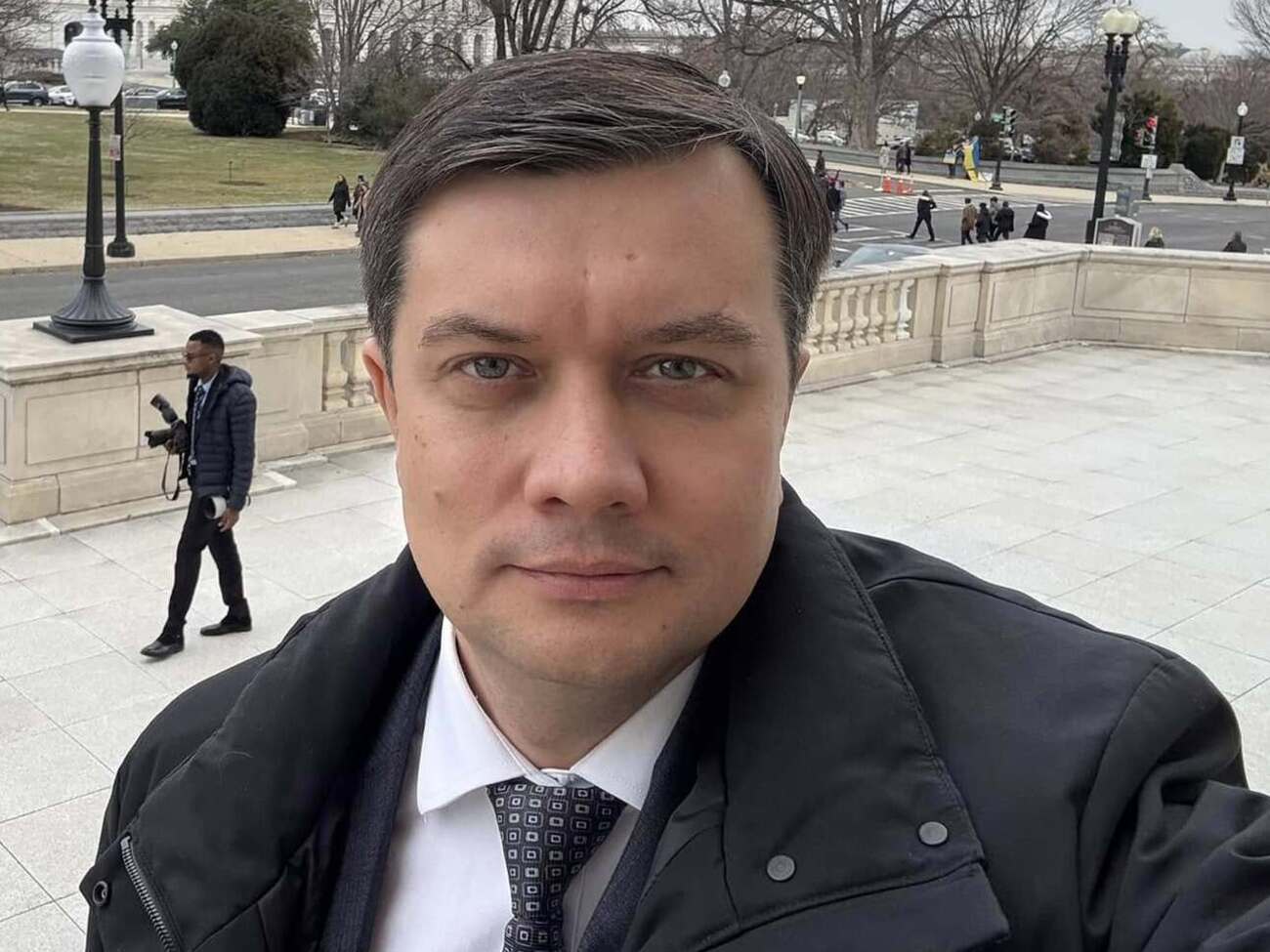 Разумков показал совместное фото с матерью – известной украинской актрисой