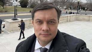 Разумков показав спільне фото з матір'ю – відомою українською актрисою