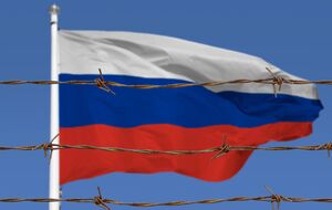 Великобритания ввела санкции против 85 граждан и компаний РФ, причастных к похищению украинских детей и пропаганде