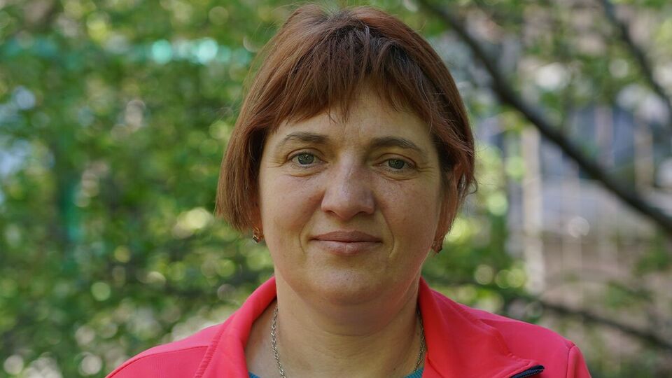 "Я так счастлива, что руку спасли". Тяжелораненая Юлия из Донецкой области получила помощь в лечении от Фонда Рината Ахметова