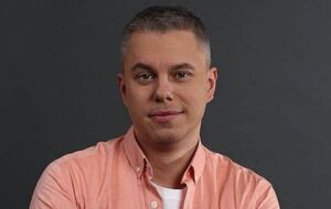 "Он москаль и просто уехал к своим". Украинский ведущий получил паспорт РФ и работает в банке
