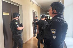 В помещении горсовета в Кировоградской области произошла стрельба. Есть пострадавший