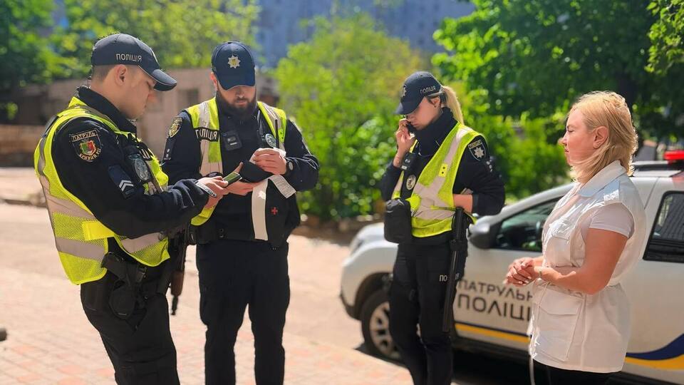 Депутатка з Кривого Рогу похвалилася 11-річною донькою за кермом автомобіля. Що було далі