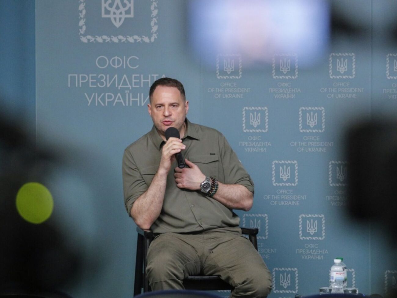 Астролог, "гадалка Ермака" и кадровые решения. СМИ выяснили, кто такая "Вероника Фэншуй Офис"