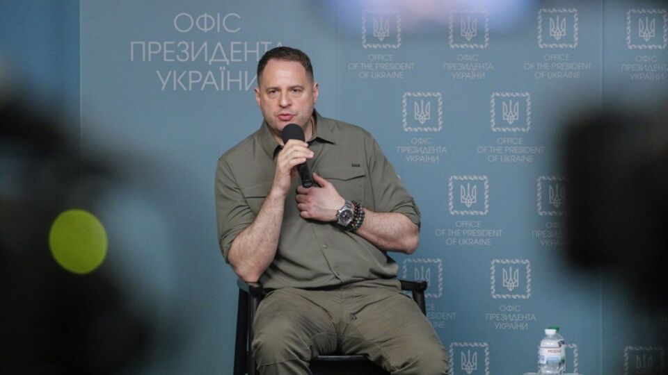 Астрологиня, "гадалка Єрмака" і кадрові рішення. ЗМІ з'ясували, хто така "Вероніка Феншуй Офіс"