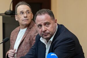 У Єрмака є чотири дипломатичні паспорти, високий ризик утечі за кордон – САП