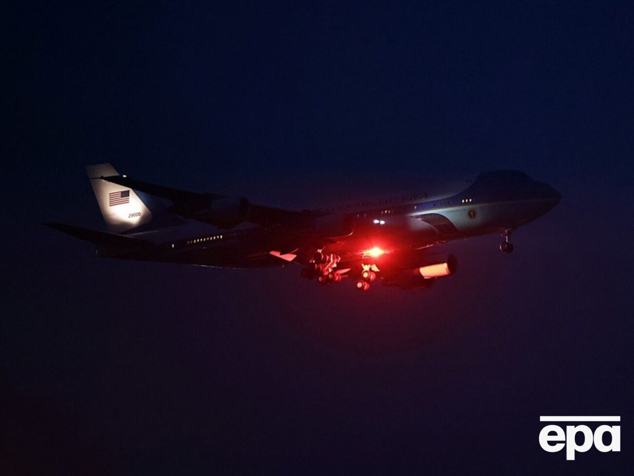 Трамп уже в Пекіні. Чого чекати українцям від цього історичного візиту
