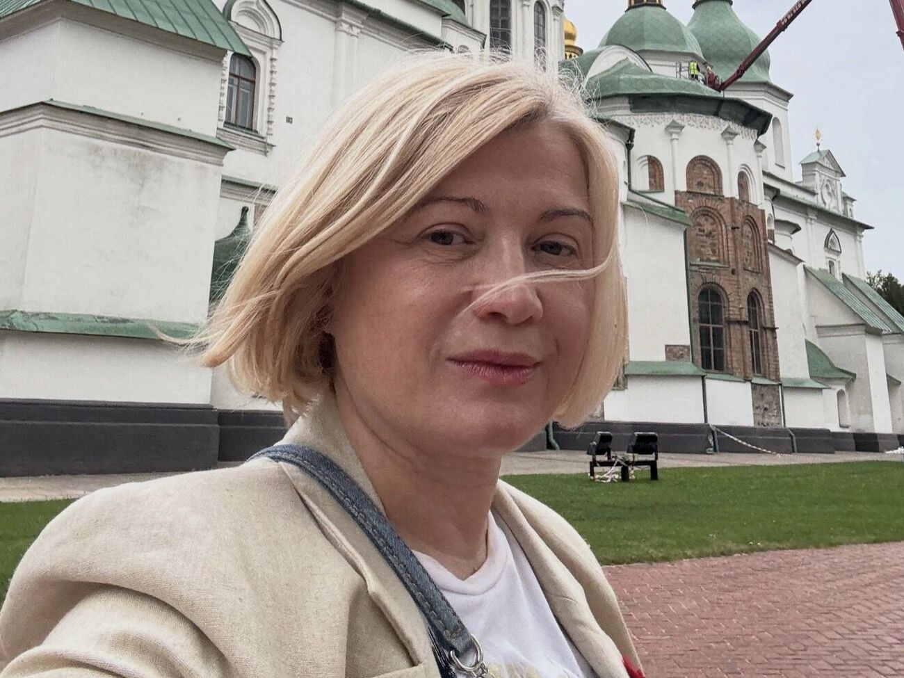 Штаб, звідси Ющенко поїде на інавгурацію. Ми щасливі. Позаду – страшна виборча кампанія з отруєнням